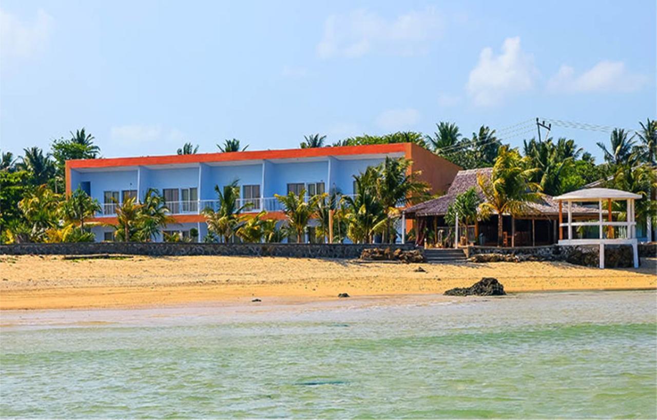 Ujunggenteng Turtle Beach Hotel מראה חיצוני תמונה