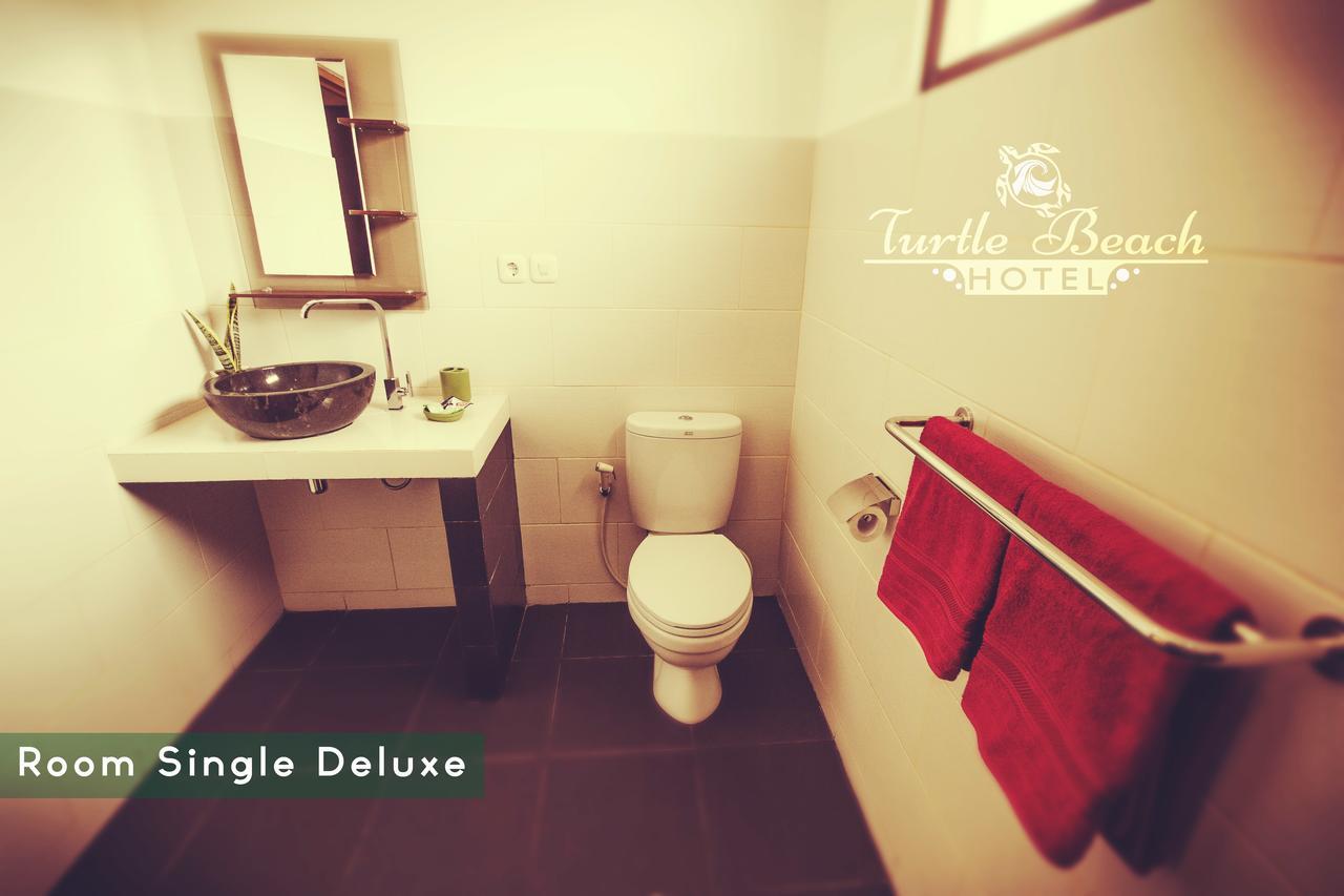 Ujunggenteng Turtle Beach Hotel מראה חיצוני תמונה